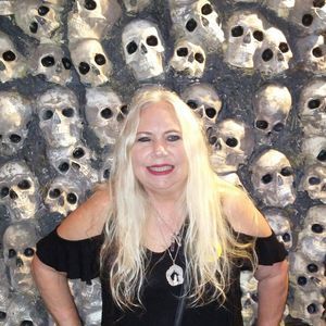 Meet your Posher, Debbie